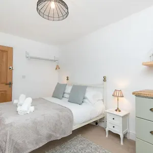 Pass The Keys Cosy 1 Bed Studio In Central Bath